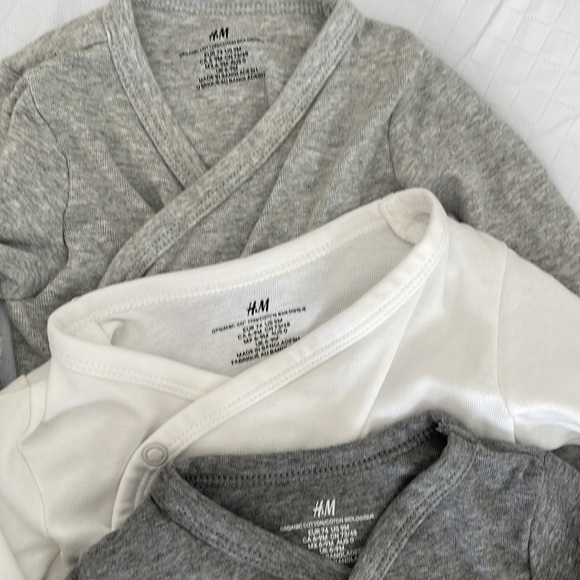 H&M kimono onesies set of 3 - Picture 3 of 3